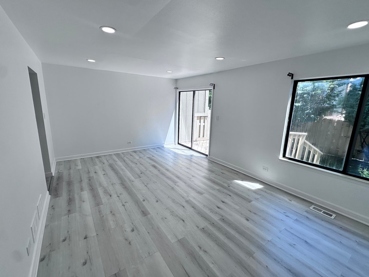 811 Shawnee Trail 811