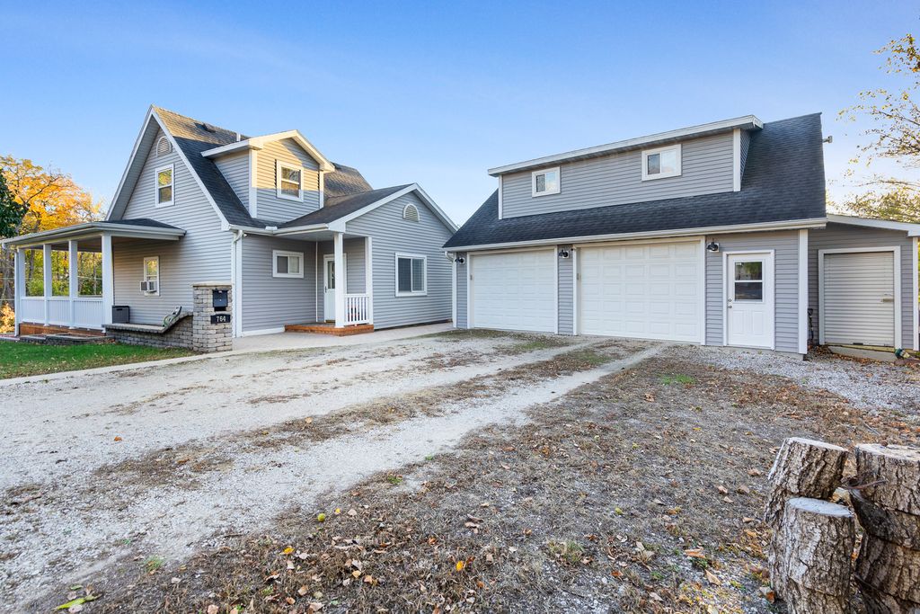 Photo for 764 Fillebrowne Street, Marseilles, IL 61341 (MLS # 12505314)