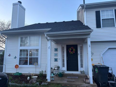 Tiny photo for 511 East Avenue #511, Streamwood, IL 60107 (MLS # 12629593)