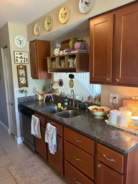 Tiny photo for 511 East Avenue #511, Streamwood, IL 60107 (MLS # 12629593)