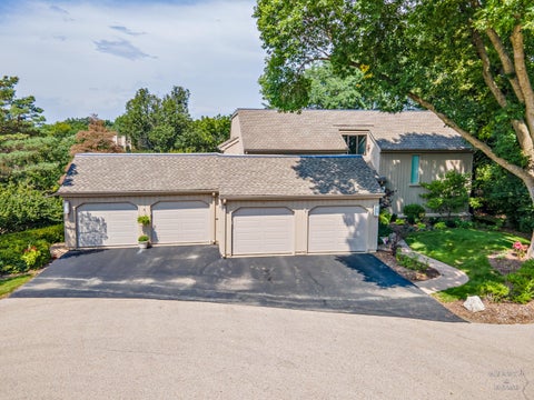 Tiny photo for 70 Cedar Ridge Rdg #C, Lake Barrington, IL 60010 (MLS # 12742614)