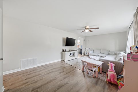 Tiny photo for 3231 W 99th Street, Evergreen Park, IL 60805 (MLS # 12717266)