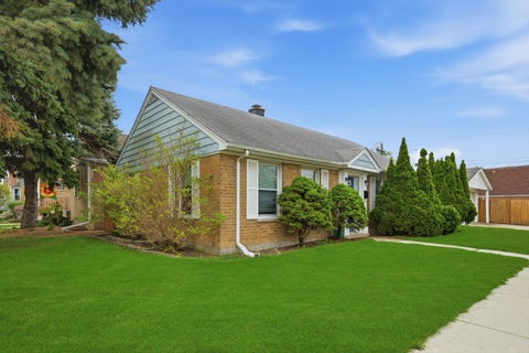 Tiny photo for 3231 W 99th Street, Evergreen Park, IL 60805 (MLS # 12717266)