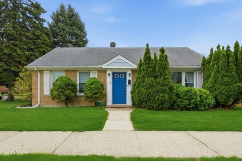 Photo of 3231 W 99th Street, Evergreen Park, IL 60805 (MLS # 12717266)