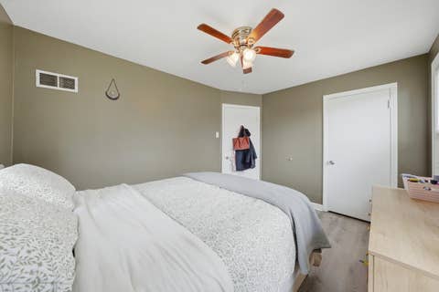 Tiny photo for 3231 W 99th Street, Evergreen Park, IL 60805 (MLS # 12717266)