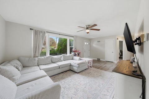 Tiny photo for 3231 W 99th Street, Evergreen Park, IL 60805 (MLS # 12717266)