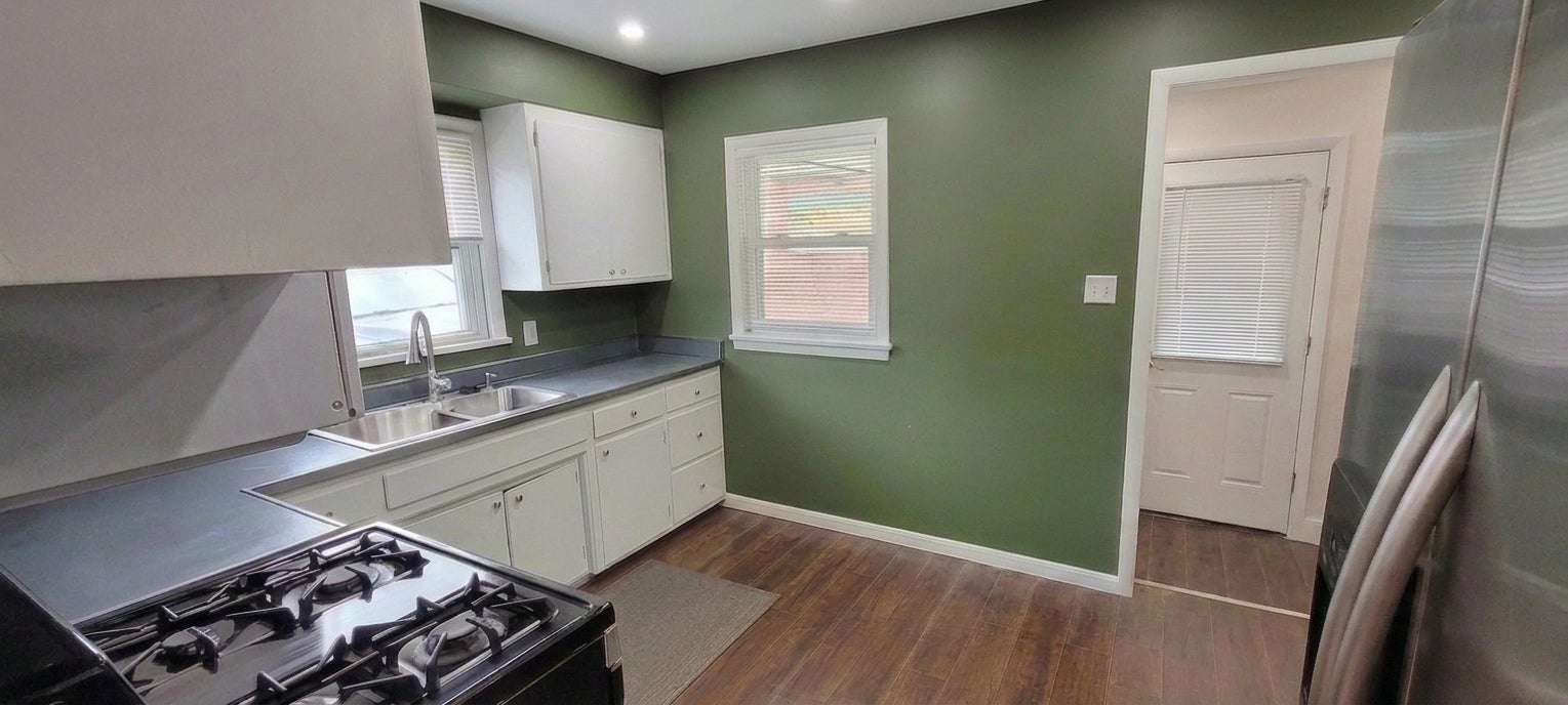 17 W Naperville Road