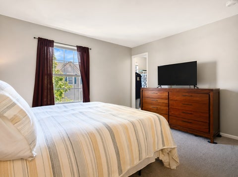 Tiny photo for 2443 Courtyard Circle #1, Aurora, IL 60506 (MLS # 12660096)