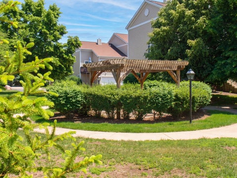 Tiny photo for 2443 Courtyard Circle #1, Aurora, IL 60506 (MLS # 12660096)