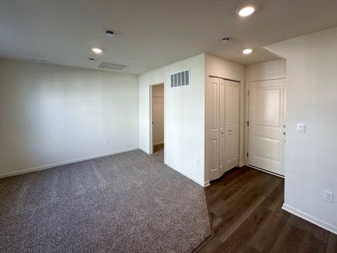 Tiny photo for 573 yosemite Way, Mundelein, IL 60060 (MLS # 12460454)