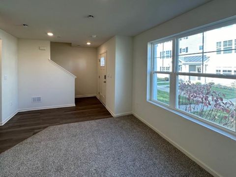 Tiny photo for 573 yosemite Way, Mundelein, IL 60060 (MLS # 12460454)