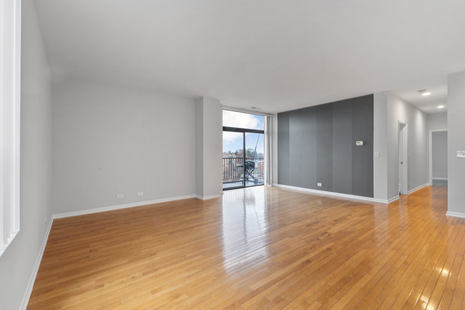 2451 W Howard Street 302
