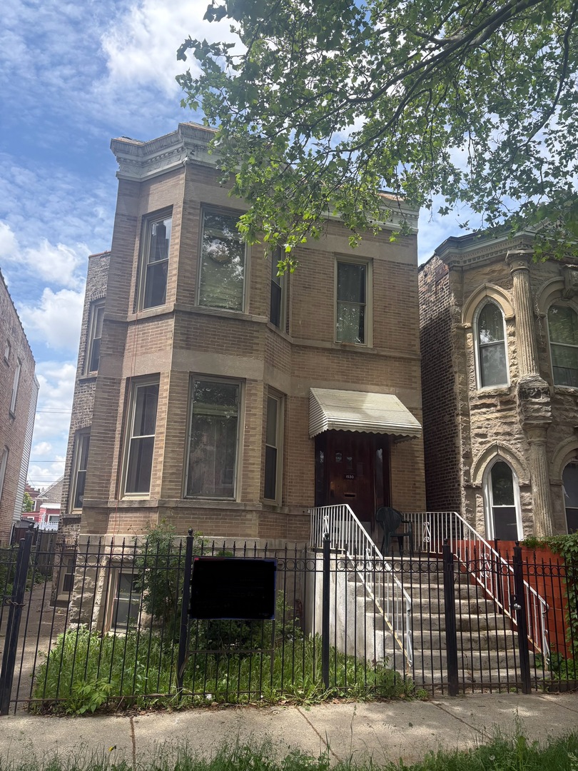 1530 N SPRINGFIELD Avenue
