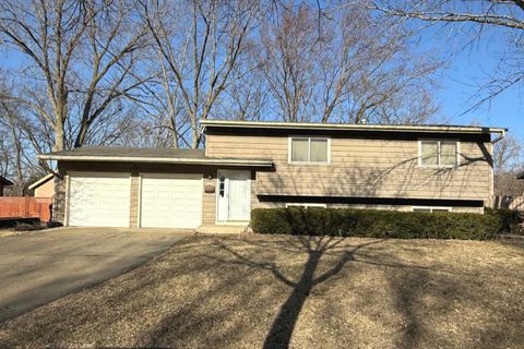 Photo of 968 COVENTRY Lane, Crystal Lake, IL 60014 (MLS # 12554550)