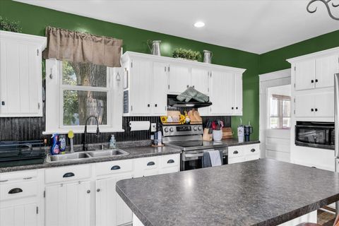 Tiny photo for 727 E 500n Road, Gibson City, IL 60936 (MLS # 12385249)
