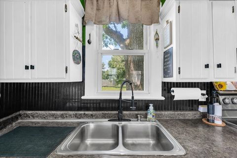 Tiny photo for 727 E 500n Road, Gibson City, IL 60936 (MLS # 12385249)