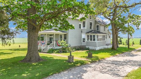 Tiny photo for 727 E 500n Road, Gibson City, IL 60936 (MLS # 12385249)