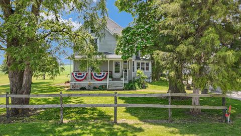 Tiny photo for 727 E 500n Road, Gibson City, IL 60936 (MLS # 12385249)