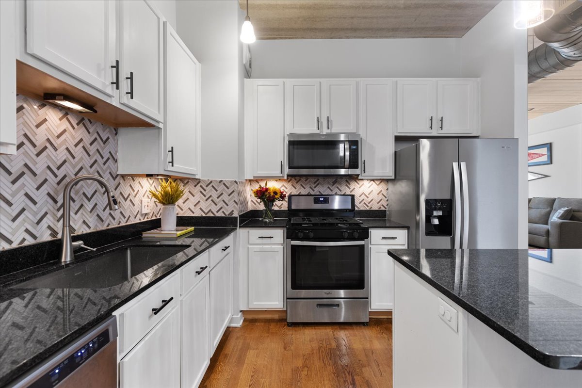 3260 N Clark Street 306