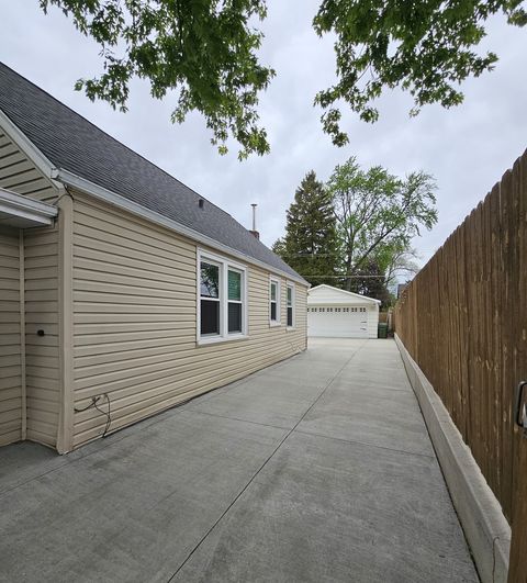 Tiny photo for 9634 Meade Avenue, Oak Lawn, IL 60453 (MLS # 12628045)