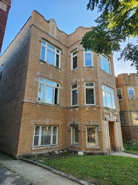5357 W Montrose Avenue 2