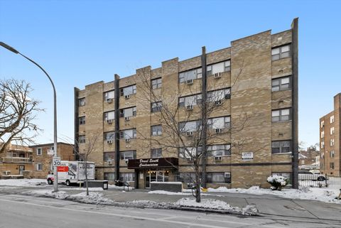 Tiny photo for 7854 S South Shore Drive #313, Chicago, IL 60649 (MLS # 12529692)