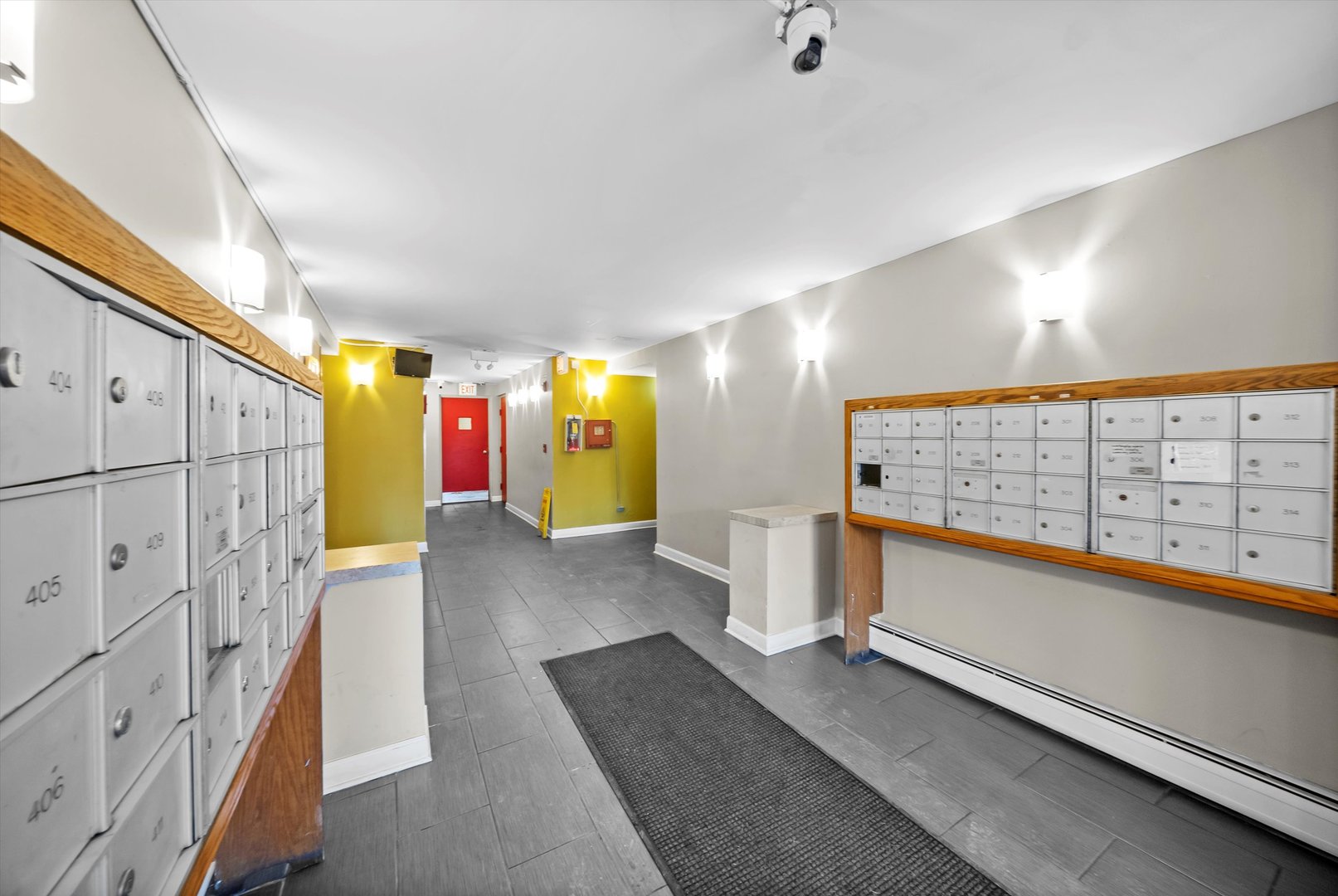 7854 S South Shore Drive 313