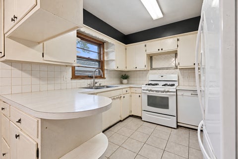 Tiny photo for 579 31ST Avenue, East Moline, IL 61244 (MLS # 12779140)