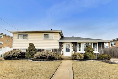 Photo of 7944 W 82nd Street, Bridgeview, IL 60455 (MLS # 12589069)