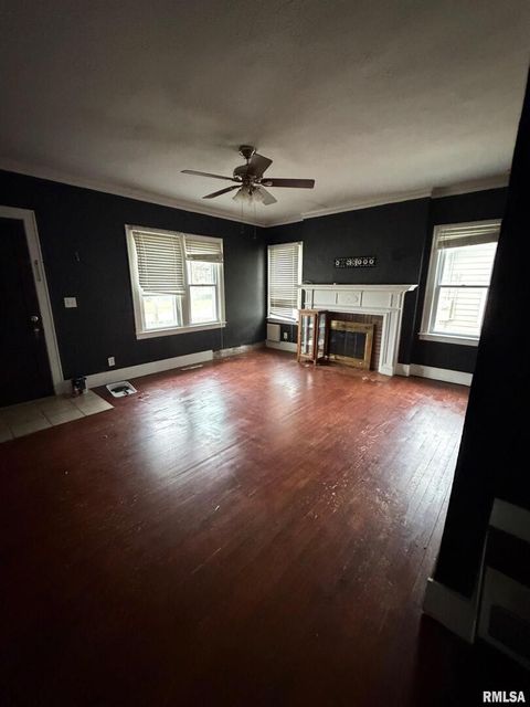 Tiny photo for 510 N MAPLE Street, Benton, IL 62812 (MLS # EB460614)