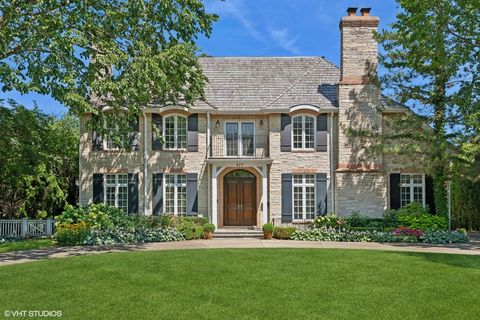 677 Greenleaf Avenue Glencoe IL 60022