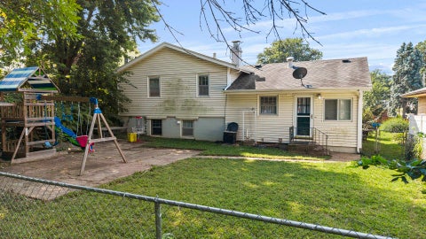 Tiny photo for 654 E 32nd Street, Davenport, IA 52803 (MLS # 12743396)