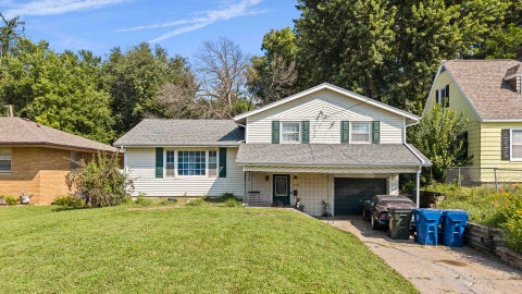 Tiny photo for 654 E 32nd Street, Davenport, IA 52803 (MLS # 12743396)