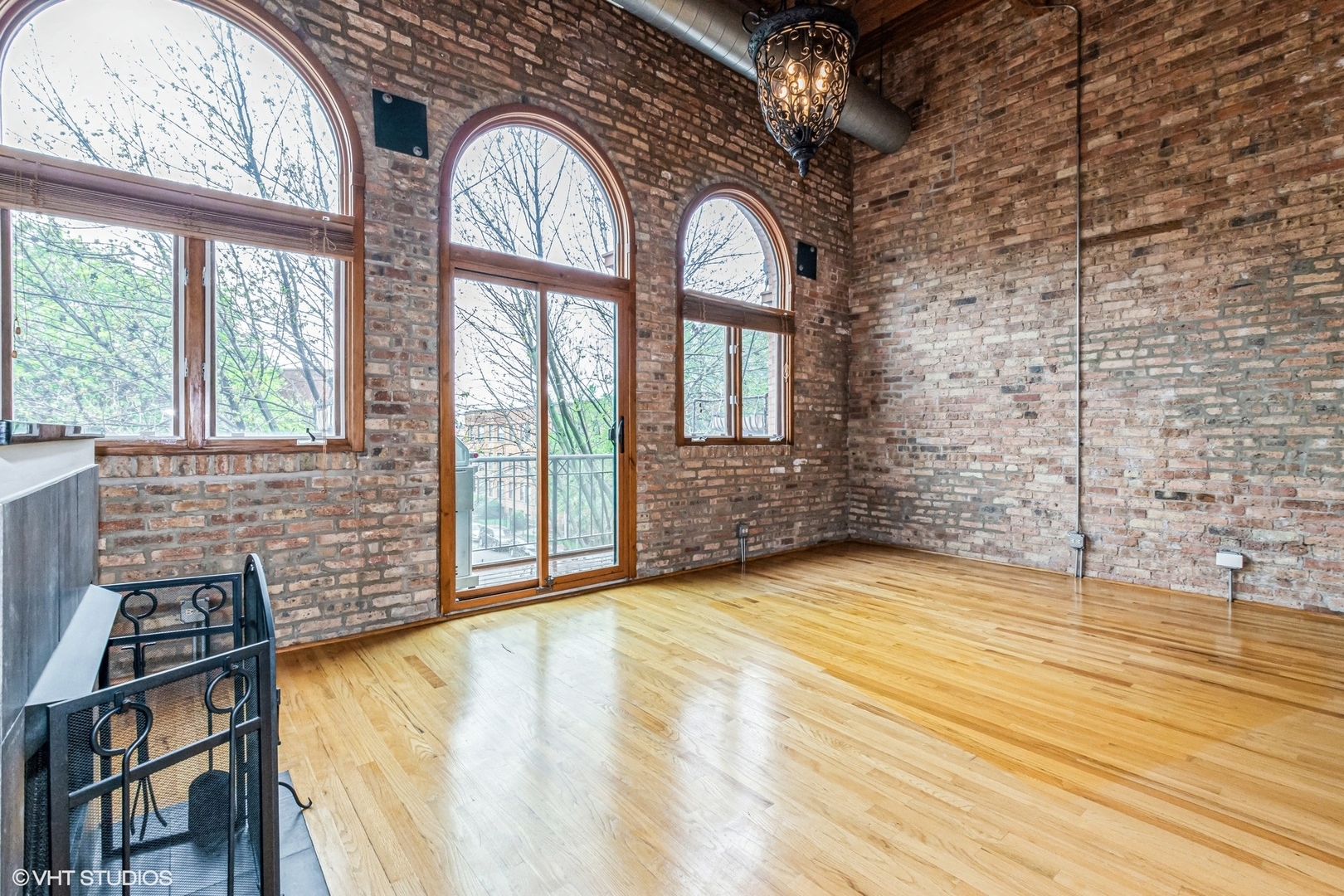 920 W SHERIDAN Road 305