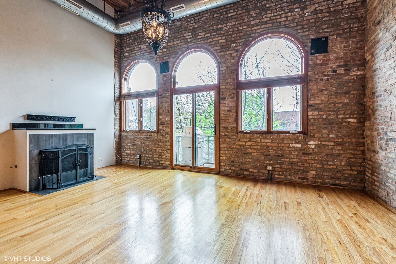 920 W SHERIDAN Road 305