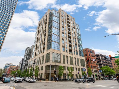 Photo of 150 W Superior Street #801, Chicago, IL 60654 (MLS # 12570141)