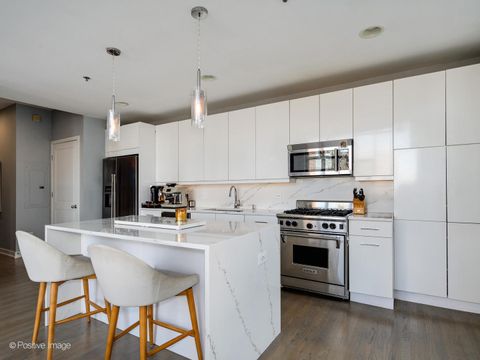 Tiny photo for 150 W Superior Street #801, Chicago, IL 60654 (MLS # 12570141)