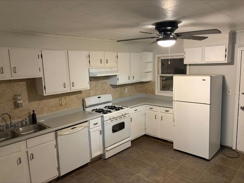 Tiny photo for 1116 Chestnut Street, Ottawa, IL 61350 (MLS # 12567025)