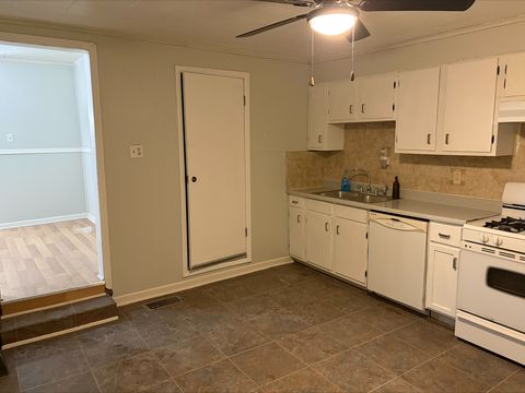 Tiny photo for 1116 Chestnut Street, Ottawa, IL 61350 (MLS # 12567025)