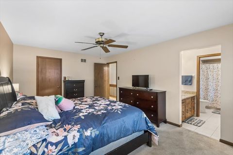 Tiny photo for 120 S Dee Road #2, Park Ridge, IL 60068 (MLS # 12581999)