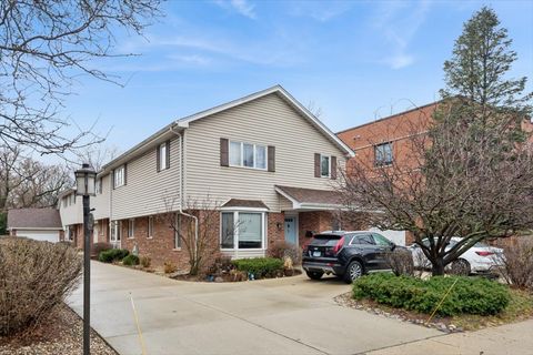 Tiny photo for 120 S Dee Road #2, Park Ridge, IL 60068 (MLS # 12581999)