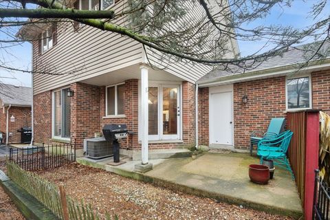 Tiny photo for 120 S Dee Road #2, Park Ridge, IL 60068 (MLS # 12581999)