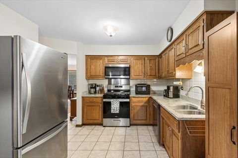 Tiny photo for 120 S Dee Road #2, Park Ridge, IL 60068 (MLS # 12581999)