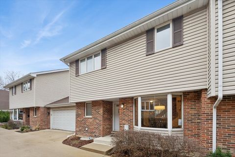 Photo of 120 S Dee Road #2, Park Ridge, IL 60068 (MLS # 12581999)