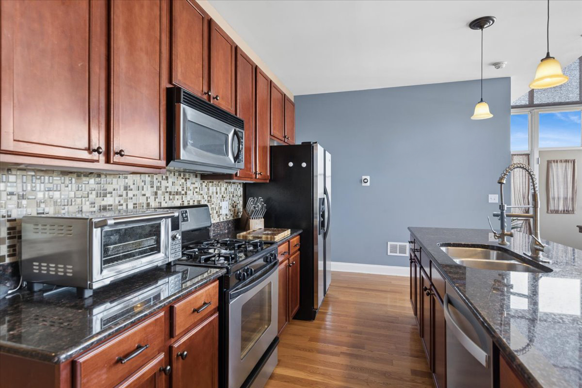 2700 W Belmont Avenue 507