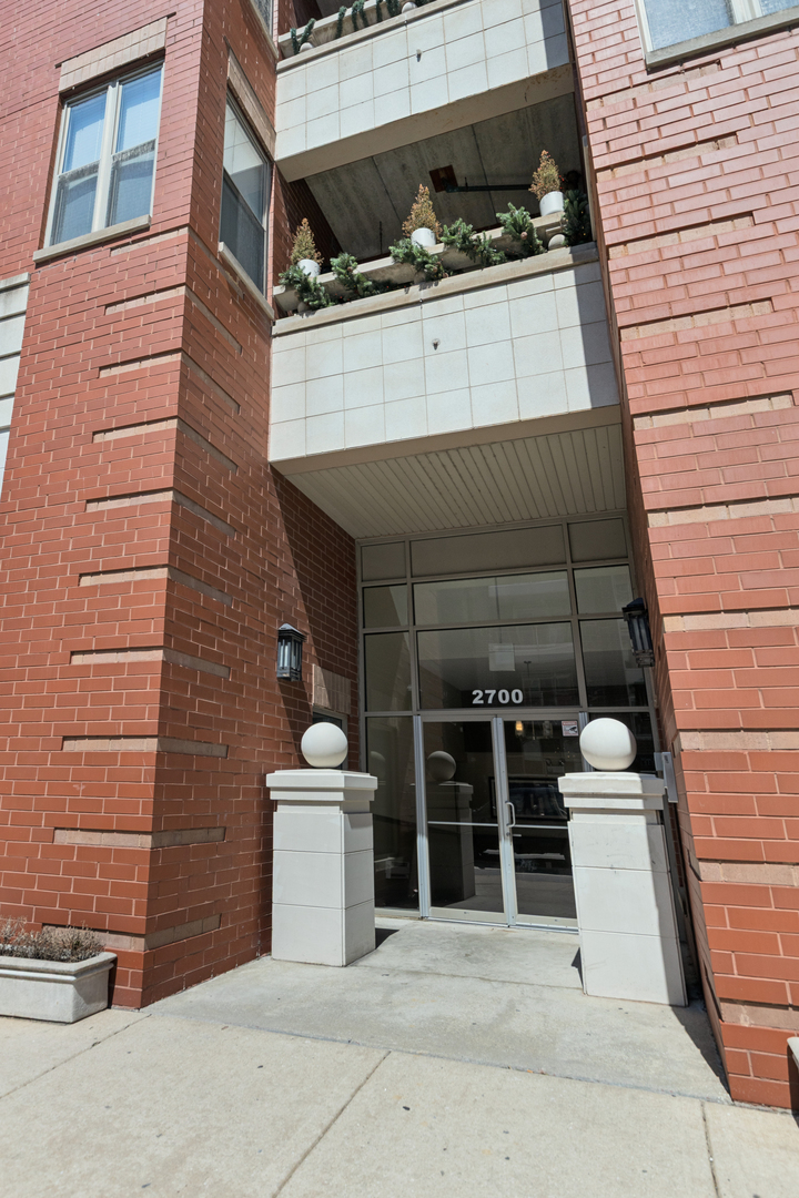 2700 W Belmont Avenue 507