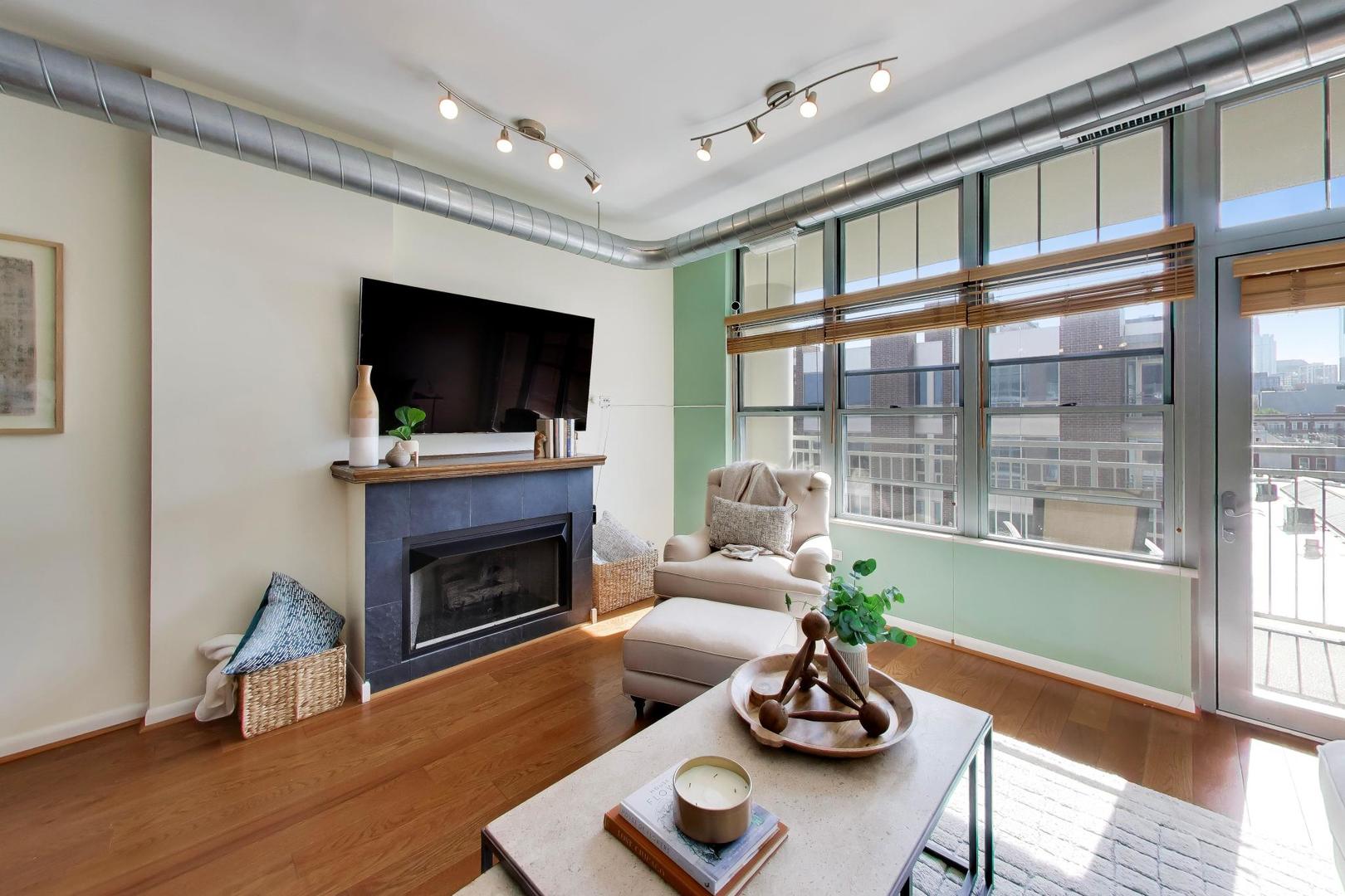 1200 W Monroe Street 502