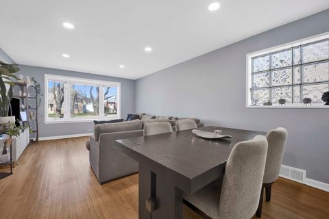 Tiny photo for 3815 Lawn Avenue, Western Springs, IL 60558 (MLS # 12606816)