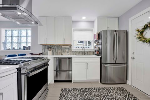 Tiny photo for 3815 Lawn Avenue, Western Springs, IL 60558 (MLS # 12606816)