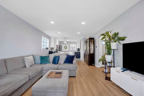 Tiny photo for 3815 Lawn Avenue, Western Springs, IL 60558 (MLS # 12606816)